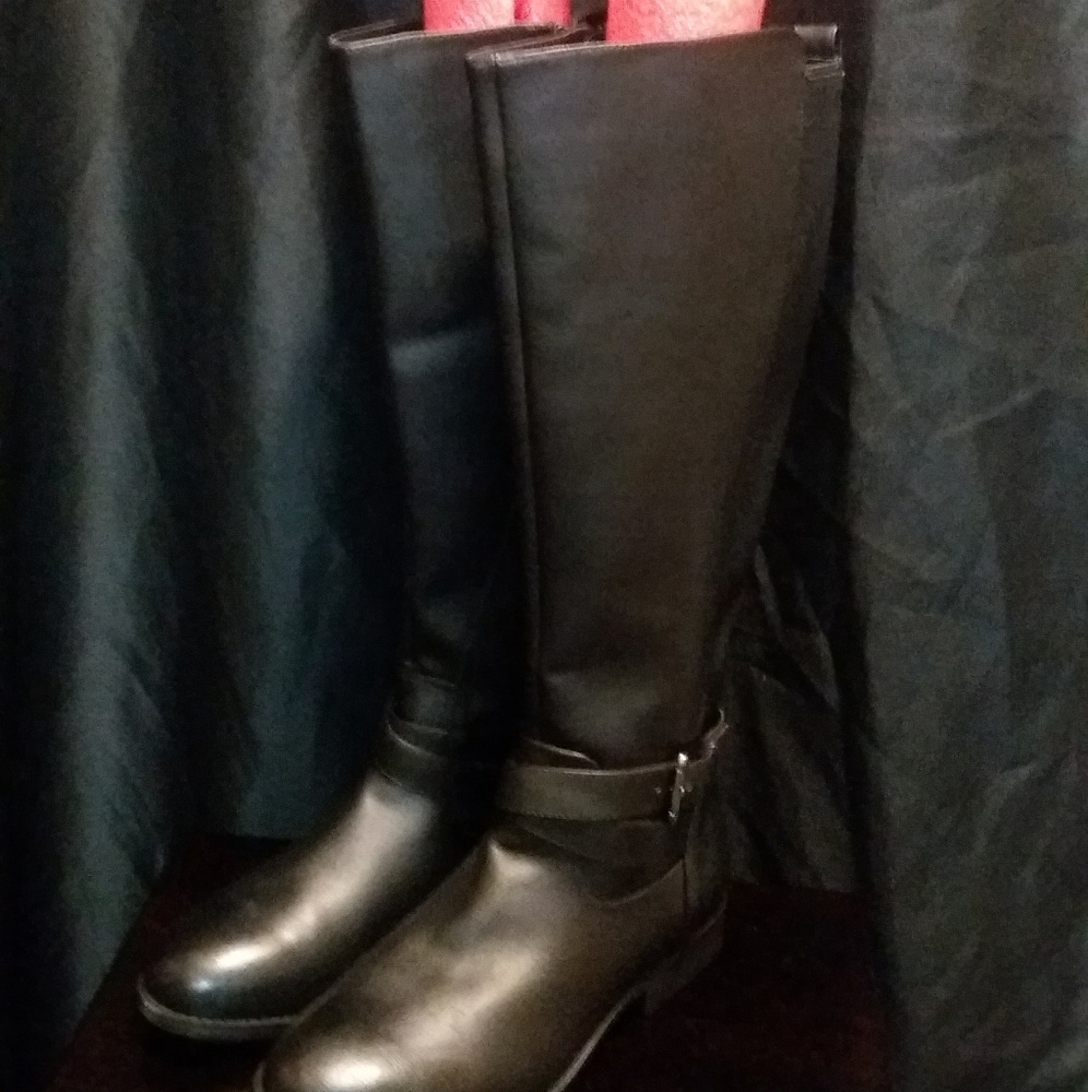 Excellent black leather zippered boots - Picture 2 of 6